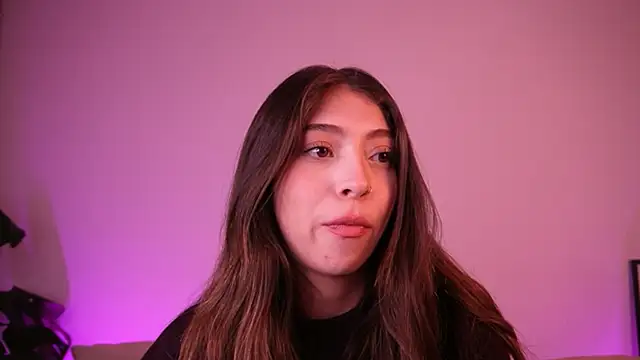 Snapshot of annie24_evans chatting on February 14, 6:23 am annie24 evans online show from February 14, 6:23 am