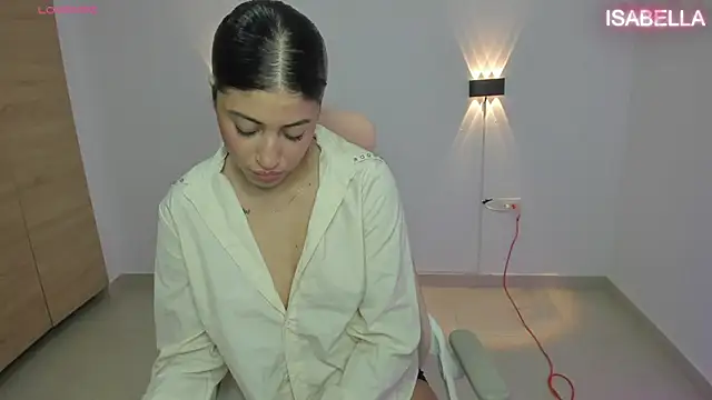 Snapshot of isabella_thomsonp chatting on October 29, 9:05 pm isabella thomsonp online show from October 29, 9:05 pm