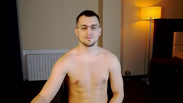 Snapshot of Friend12321 chatting on February 13, 2:12 am Friend12321 online show from February 13, 2:12 am