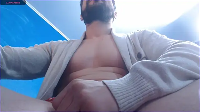 Snapshot of alex_blu chatting on October 7, 11:07 am alex blu online show from October 7, 11:07 am