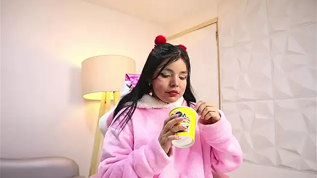 Snapshot of dianebleu chatting on November 26, 4:35 am dianebleu online show from November 26, 4:35 am