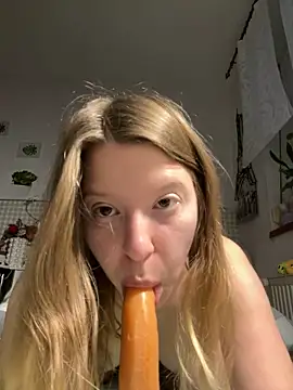 Snapshot of kimczii chatting on May 5, 6:21 am kimczii online show from May 5, 6:21 am