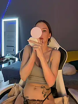 julia fly online show from February 11, 5:34 am