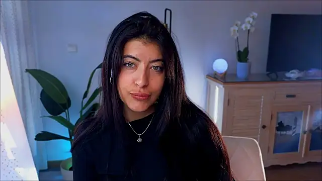 Snapshot of anabelcurvy chatting on December 4, 2:59 pm anabelcurvy online show from December 4, 2:59 pm
