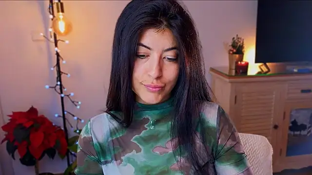 Snapshot of anabelcurvy chatting on December 6, 3:44 pm anabelcurvy online show from December 6, 3:44 pm