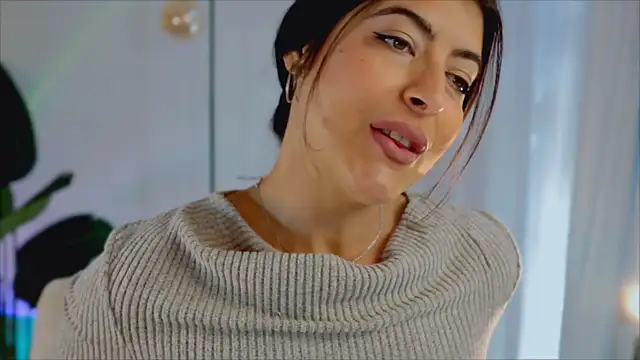Snapshot of anabelcurvy chatting on January 12, 2:52 pm anabelcurvy online show from January 12, 2:52 pm
