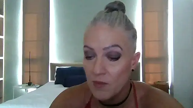 Snapshot of Devon2020 chatting on November 12, 8:59 am Devon2020 online show from November 12, 8:59 am