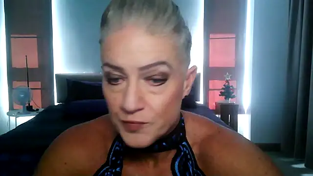 Snapshot of Devon2020 chatting on December 2, 7:25 am Devon2020 online show from December 2, 7:25 am