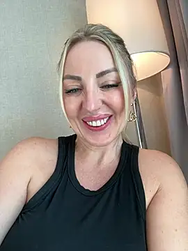 Snapshot of Allys chatting on February 2, 5:53 am Allys online show from February 2, 5:53 am