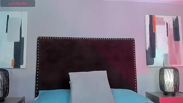 LauraAristizabal online show from March 13, 1:07 pm