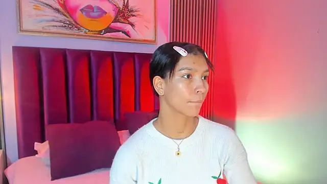 LauraAristizabal online show from November 16, 12:33 pm