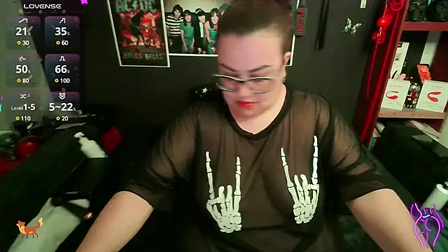 Snapshot of foxbell_lt chatting on March 3, 5:09 am foxbell lt online show from March 3, 5:09 am