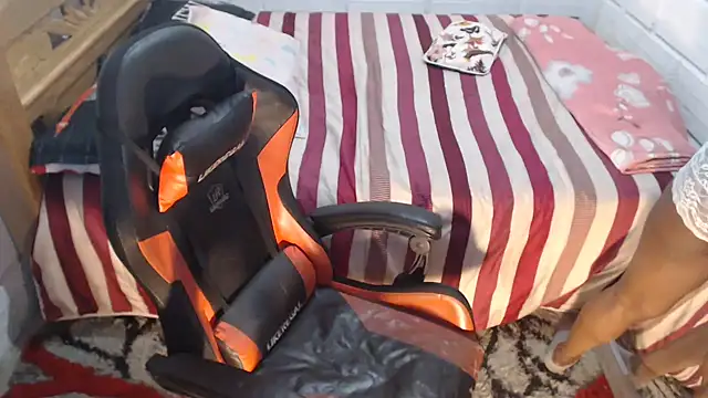 sexyjustin202 online show from February 4, 2:39 am