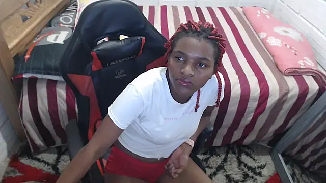 sexyjustin202 online show from February 5, 2:40 am