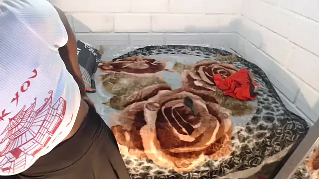 sexyjustin202 online show from September 13, 12:21 am