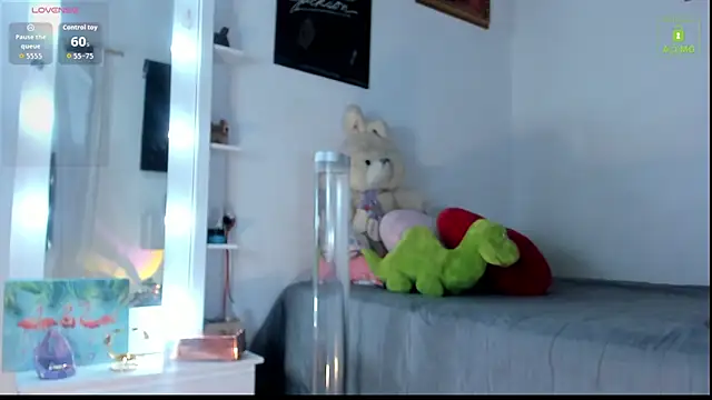 Snapshot of miaa-lee chatting on November 22, 2:21 am miaa-lee online show from November 22, 2:21 am