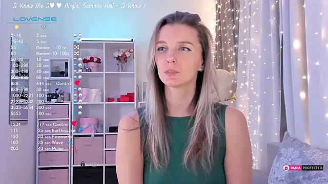 Karamelsw  online show from February 3, 12:15 am