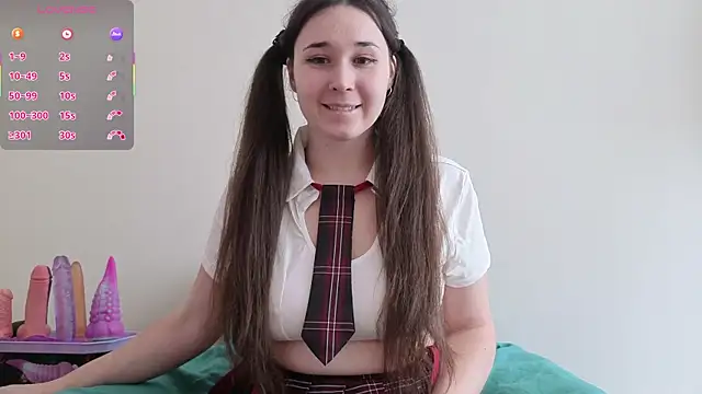 MaryHillx online show from October 1, 9:04 am