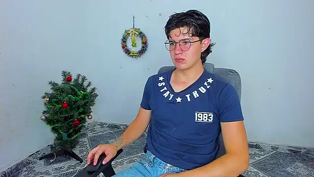 Snapshot of patrik_027 chatting on December 28, 1:28 pm patrik 027 online show from December 28, 1:28 pm