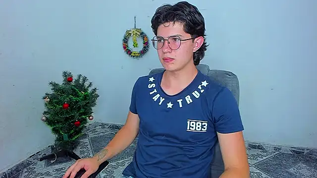 Snapshot of patrik_027 chatting on December 28, 7:11 pm patrik 027 online show from December 28, 7:11 pm