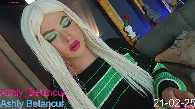 Snapshot of AshlyBetancurX chatting on February 22, 1:11 am AshlyBetancurX online show from February 22, 1:11 am