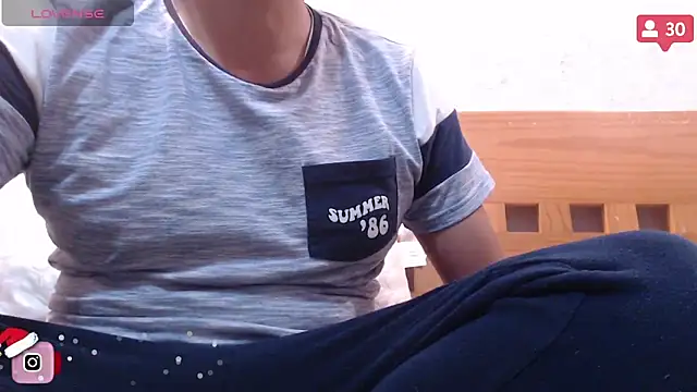 Snapshot of thor000089 chatting on December 12, 5:20 am thor000089 online show from December 12, 5:20 am