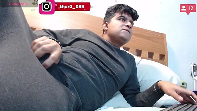 Snapshot of thor000089 chatting on December 18, 7:30 pm thor000089 online show from December 18, 7:30 pm