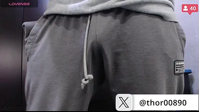 Snapshot of thor000089 chatting on January 11, 5:52 am thor000089 online show from January 11, 5:52 am