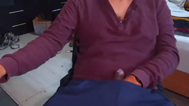 thor000089 online show from April 2, 4:26 pm