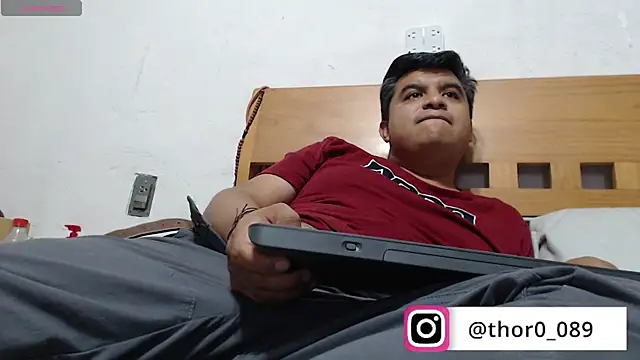 thor000089 online show from April 21, 1:53 am