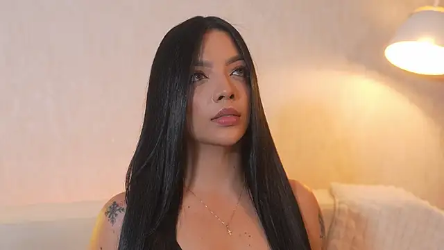 Snapshot of sarah_hiill chatting on November 19, 9:37 pm sarah hiill online show from November 19, 9:37 pm