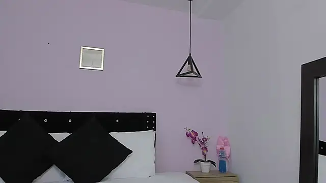 Snapshot of CeliWoods chatting on January 29, 11:30 am CeliWoods online show from January 29, 11:30 am