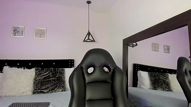 Snapshot of CeliWoods chatting on September 24, 11:57 am CeliWoods online show from September 24, 11:57 am