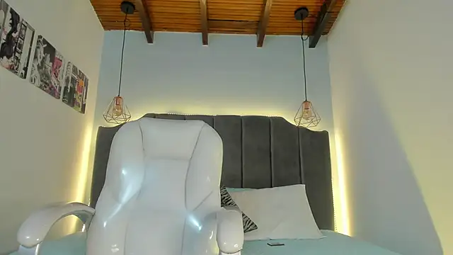 Snapshot of Stefhanyblow chatting on February 23, 7:22 am Stefhanyblow online show from February 23, 7:22 am