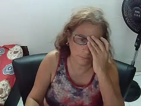 charrysexy1 online show from December 3, 4:50 pm