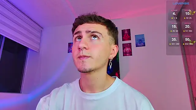 Snapshot of dimitri-bilak chatting on November 13, 12:53 am dimitri-bilak online show from November 13, 12:53 am