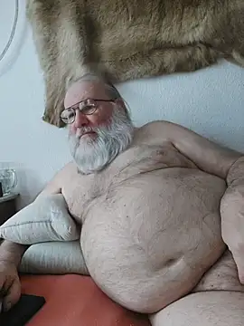 SexySantaC online show from April 18, 6:17 am