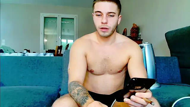 Snapshot of Elkafit28 chatting on January 20, 12:49 pm Elkafit28 online show from January 20, 12:49 pm