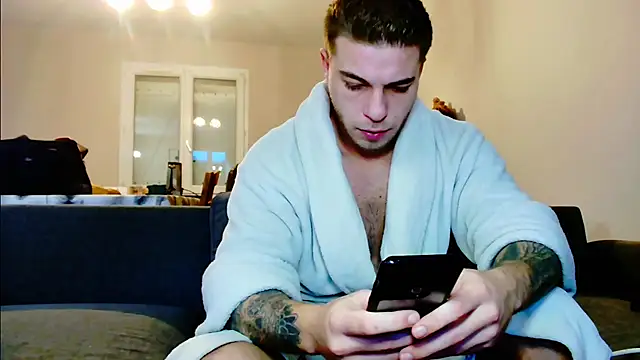 Snapshot of Elkafit28 chatting on January 24, 8:02 am Elkafit28 online show from January 24, 8:02 am