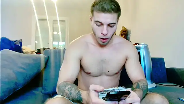 Snapshot of Elkafit28 chatting on January 31, 12:51 pm Elkafit28 online show from January 31, 12:51 pm