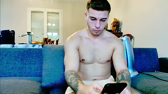 Snapshot of Elkafit28 chatting on February 6, 10:37 am Elkafit28 online show from February 6, 10:37 am