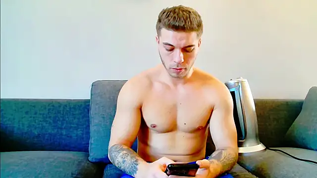 Snapshot of Elkafit28 chatting on February 17, 11:13 am Elkafit28 online show from February 17, 11:13 am