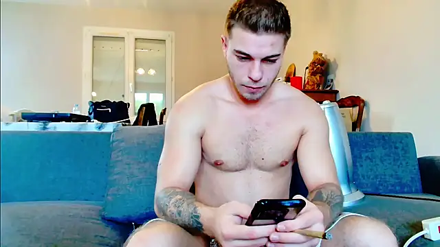 Snapshot of Elkafit28 chatting on March 21, 7:55 am Elkafit28 online show from March 21, 7:55 am