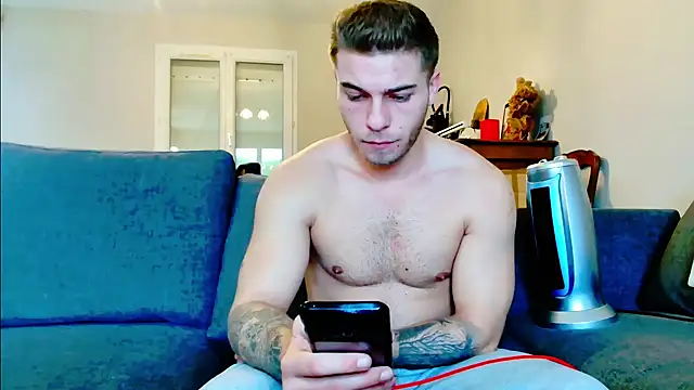 Snapshot of Elkafit28 chatting on March 21, 2:07 pm Elkafit28 online show from March 21, 2:07 pm