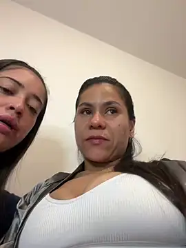 Reggie-Liam online show from December 17, 2:23 am