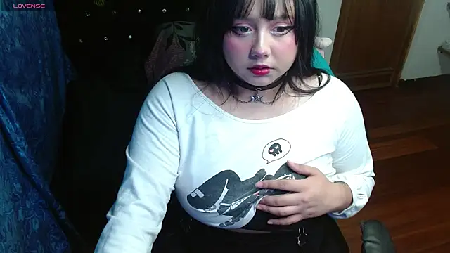 Snapshot of litlle_cat chatting on December 1, 4:17 am litlle cat online show from December 1, 4:17 am