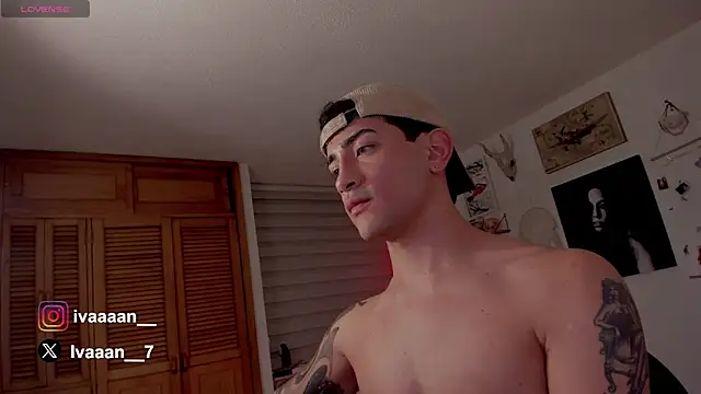 ivaaaan  online show from January 23, 1:51 am