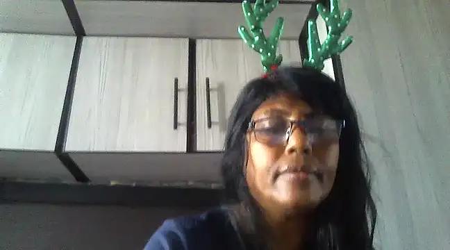 MsAttitude online show from December 19, 8:45 am