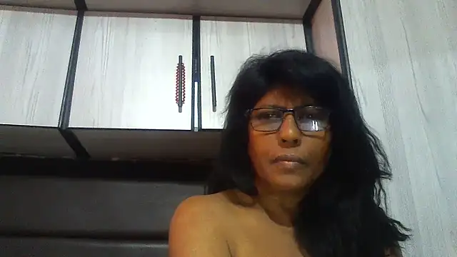 MsAttitude online show from January 5, 2:30 pm