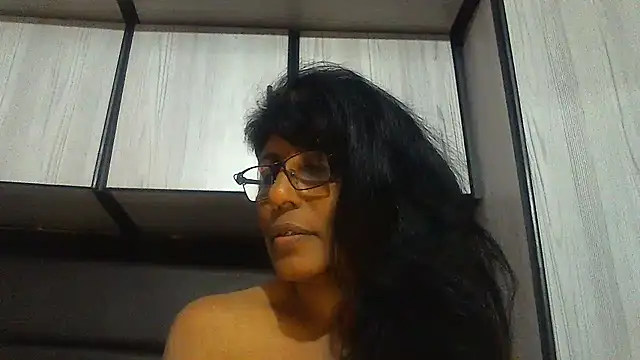 MsAttitude online show from February 6, 12:48 pm
